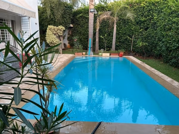 Vente villa de luxe à Riyad. 4 chambres. Belle terrasse et jardin