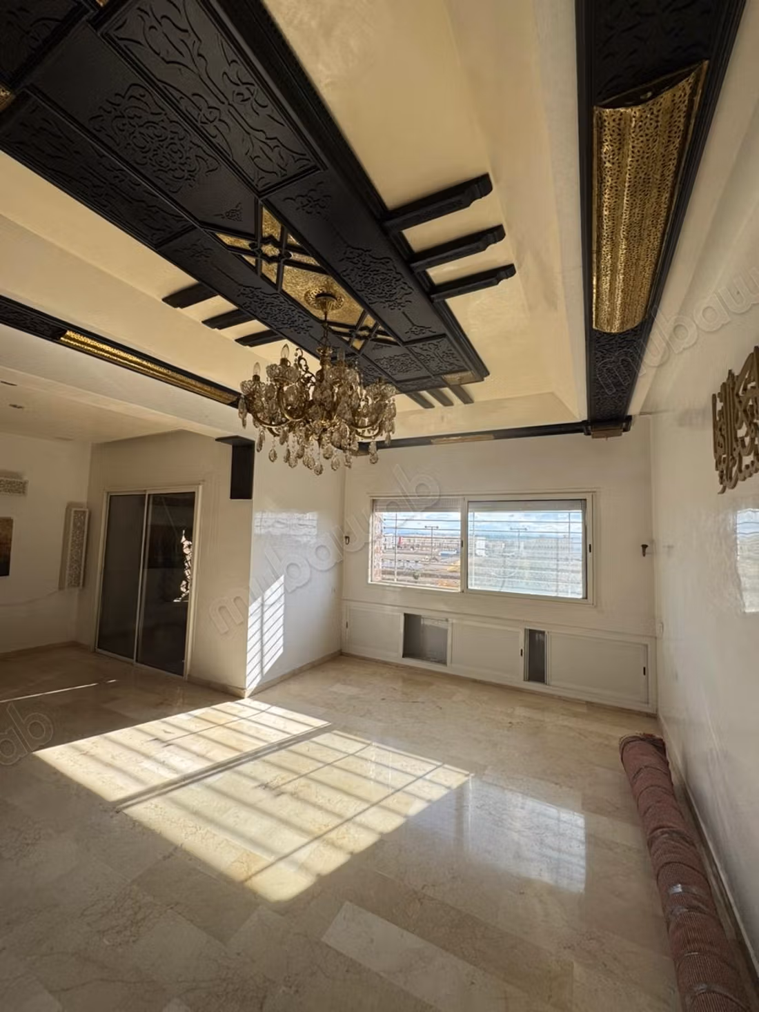 ​Bel appartement titré et ensoleillé à vendre