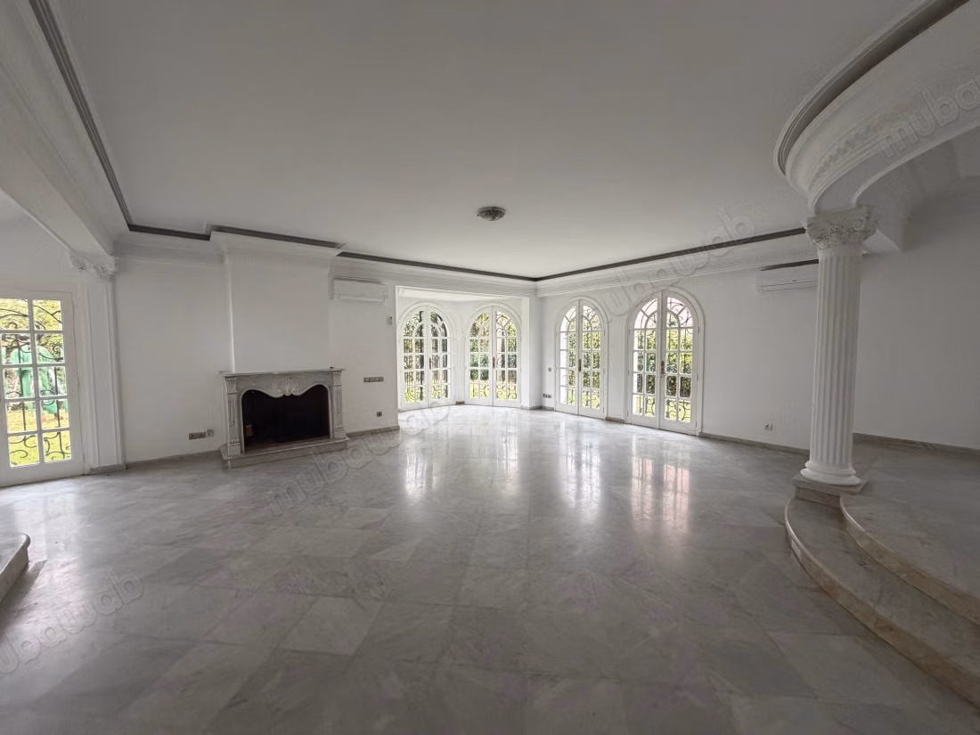 Superba villa in affitto a Riyad. 4 camere confortevoli. Terrazza e giardino