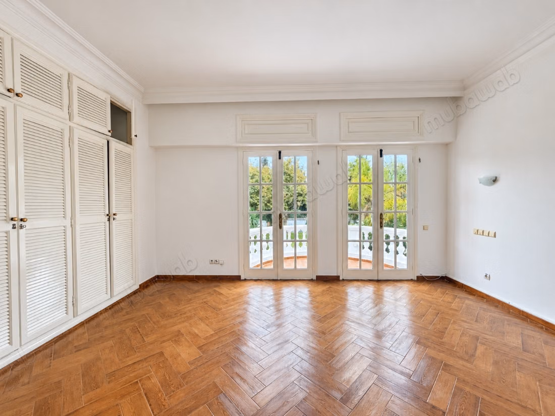 Stupenda villa in affitto a Riyad. 4 camere confortevoli. Terrazza e giardino