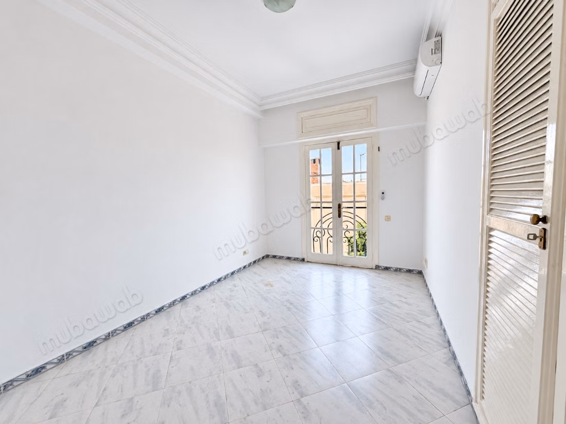 Stupenda villa in affitto a Riyad. 4 camere confortevoli. Terrazza e giardino