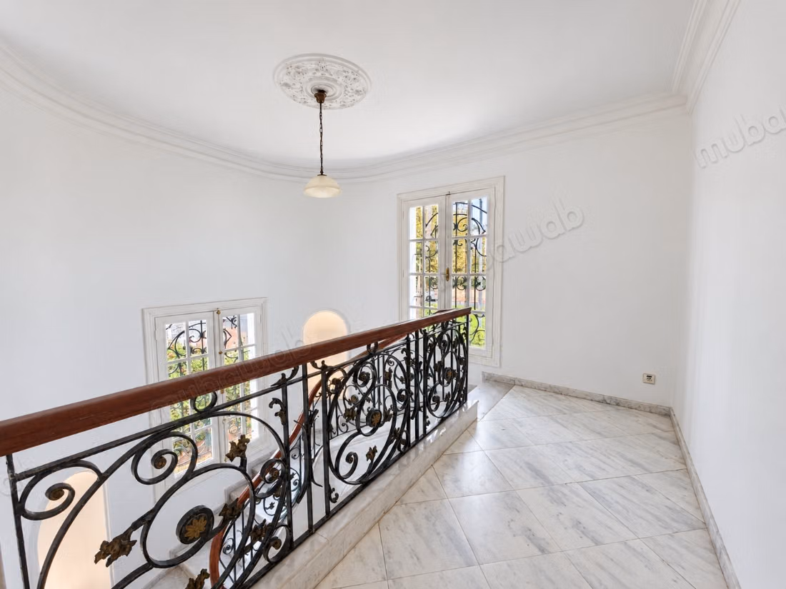 Stupenda villa in affitto a Riyad. 4 camere confortevoli. Terrazza e giardino