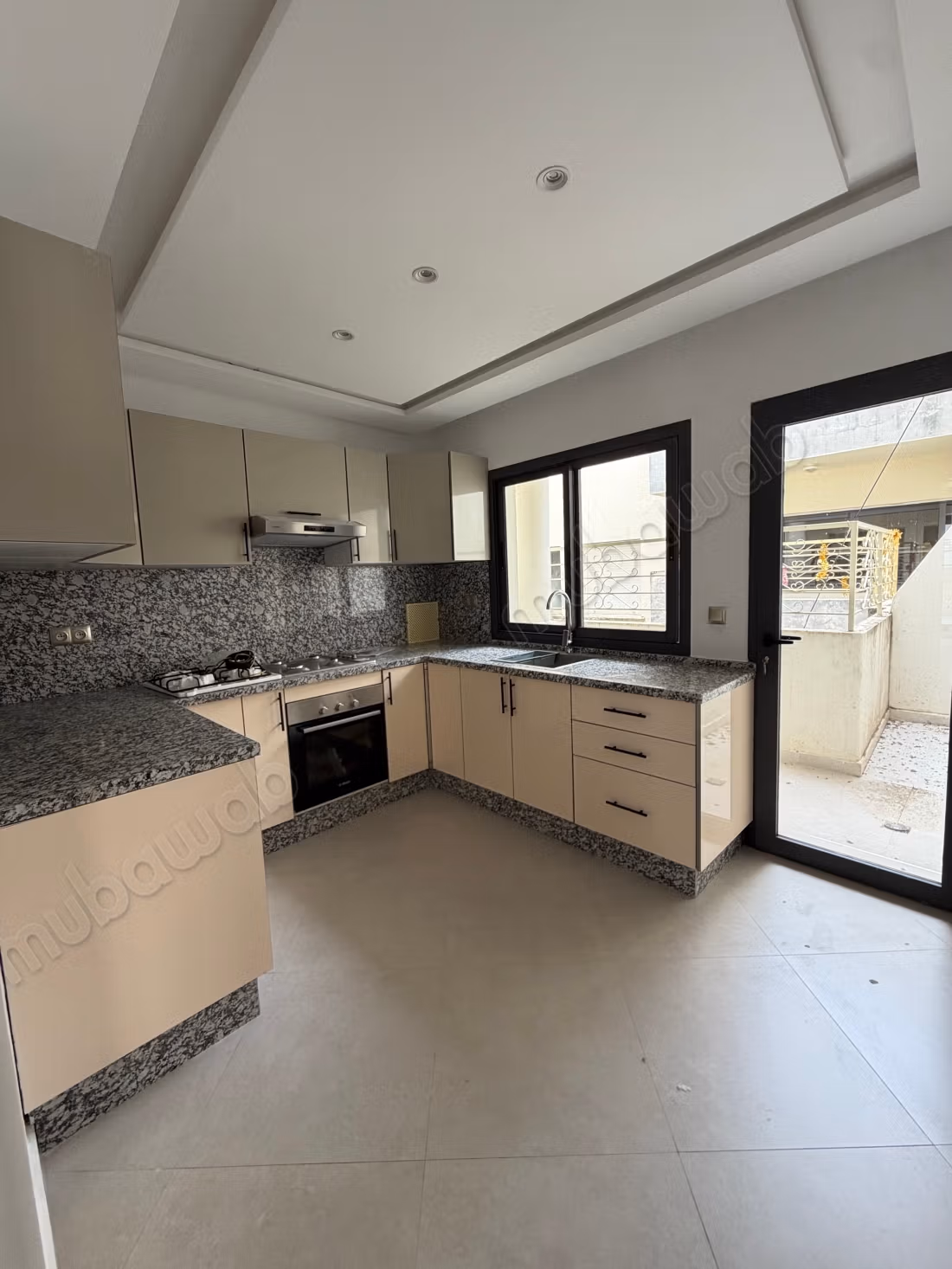 Appartement en location à Iberie. Surface de 135 m². Avec ascenseur et terrasse