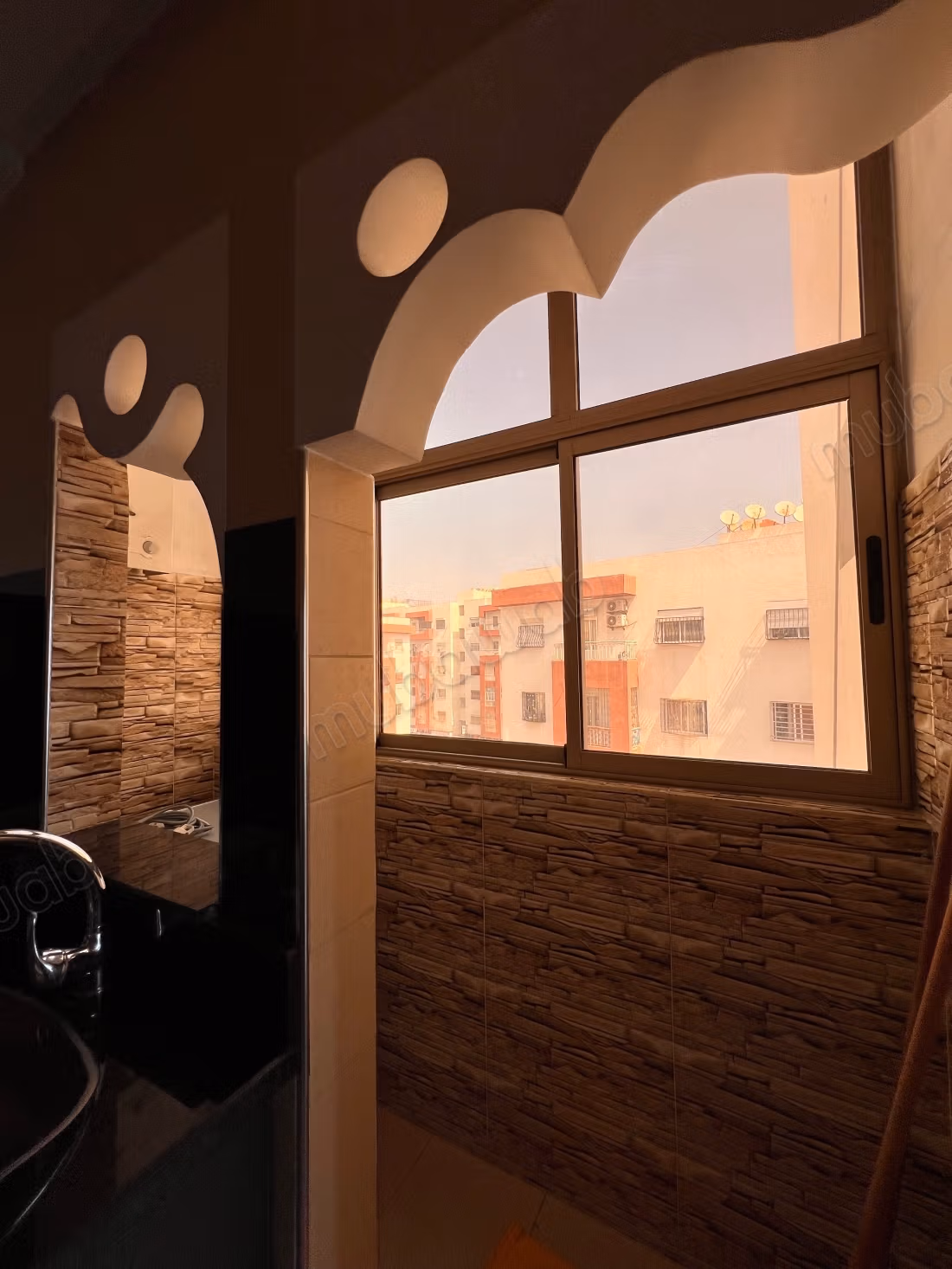 Très bel appartement en location à Hay Salam. 2 belles chambres. Bien meublé