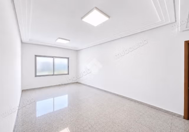 Hall3 en vente au centre urbain nord