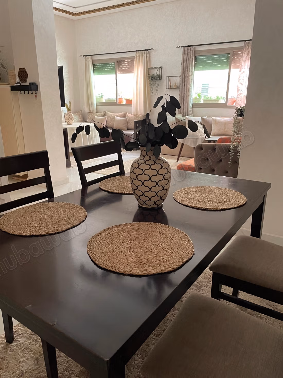 Verkoop van een prachtig appartement in Kamilia. 4 comfortabele kamers. Terras en lift