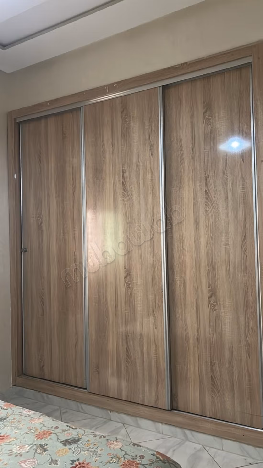 Verkoop van een prachtig appartement in Kamilia. 4 comfortabele kamers. Terras en lift