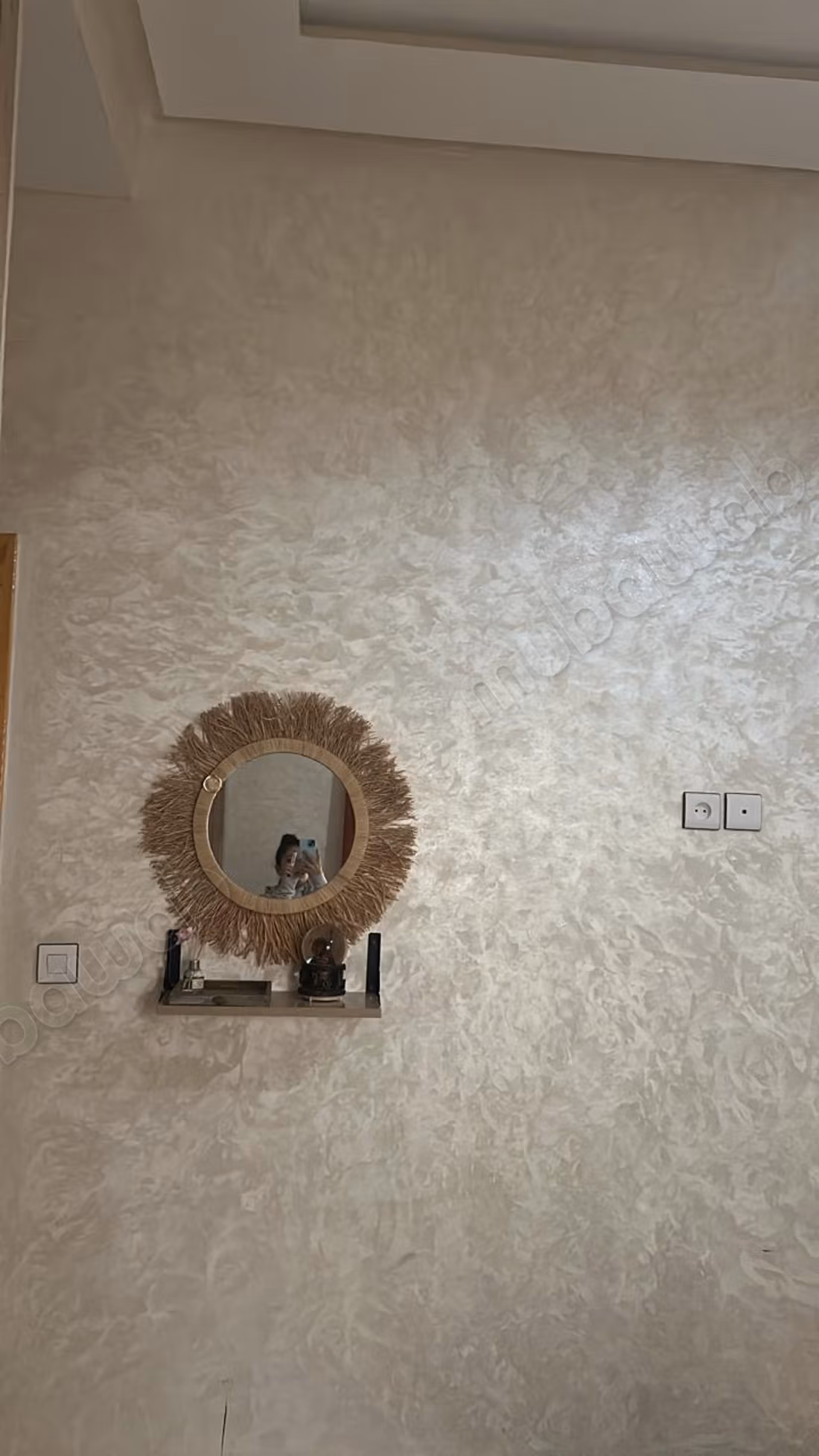 Verkoop van een prachtig appartement in Kamilia. 4 comfortabele kamers. Terras en lift