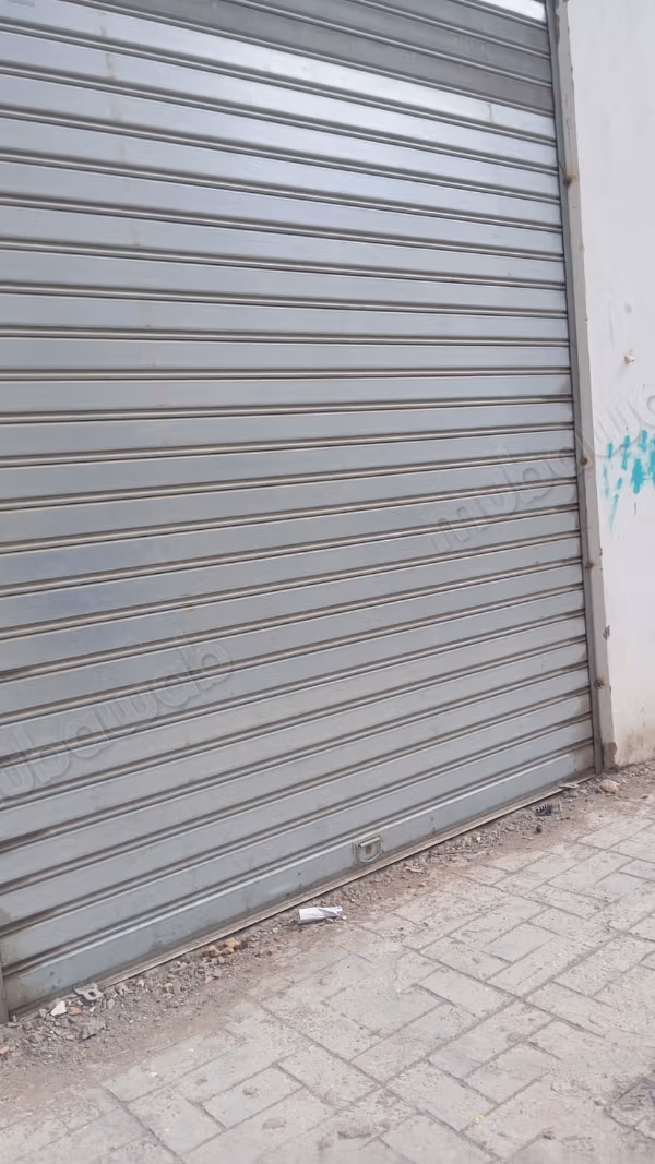 Commercial space for rent in Hay Lmkansa. Area of 94 m². Secure door