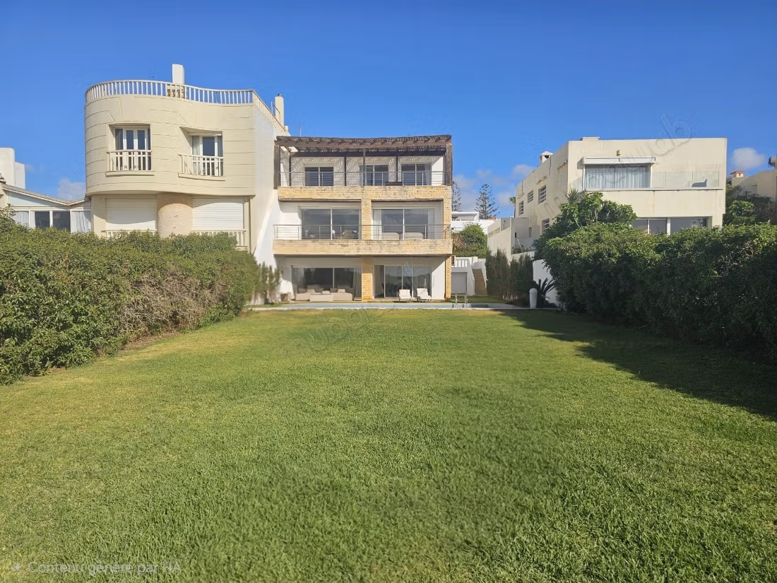 Beautiful villa with 4 bedrooms in Harhoura with a pool facing the sea