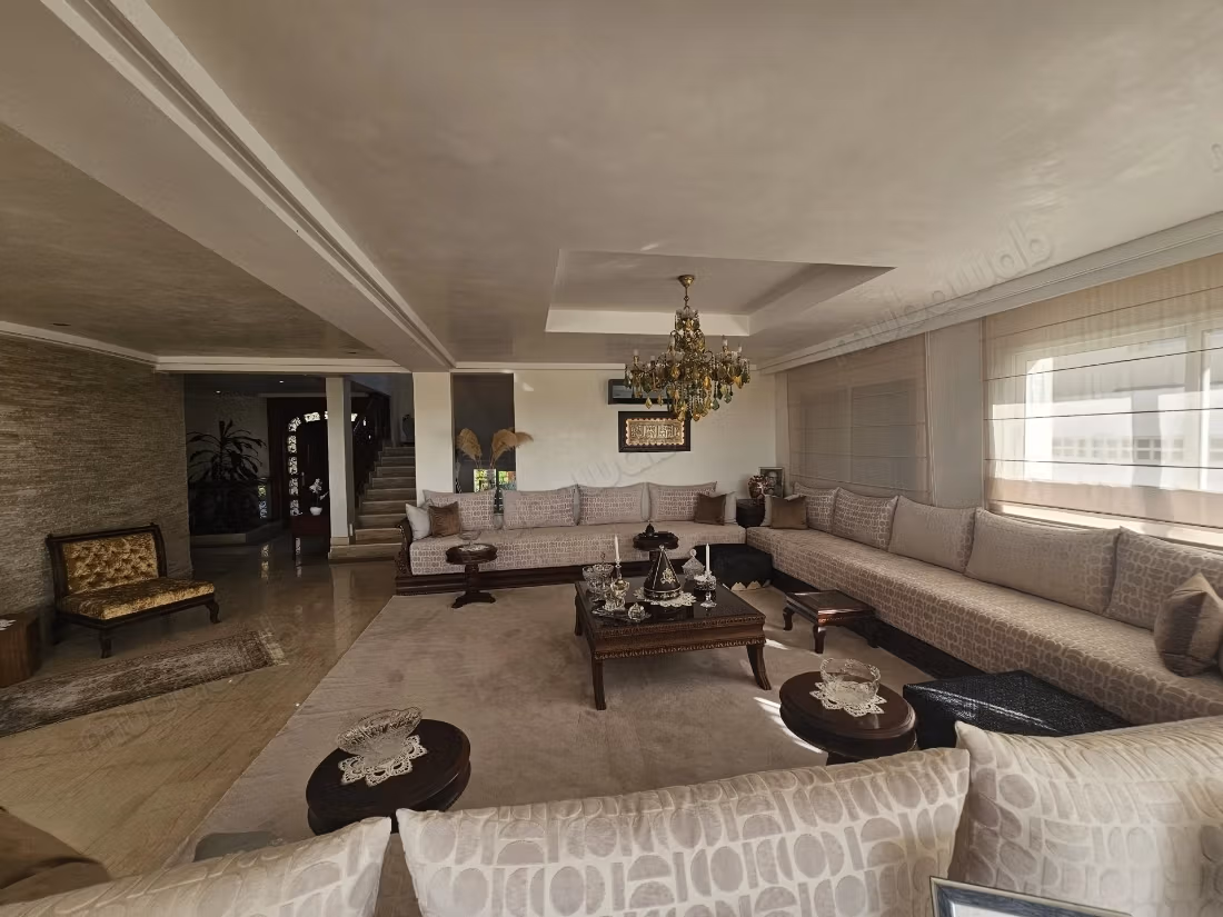 Beautiful villa with 4 bedrooms in Harhoura with a pool facing the sea