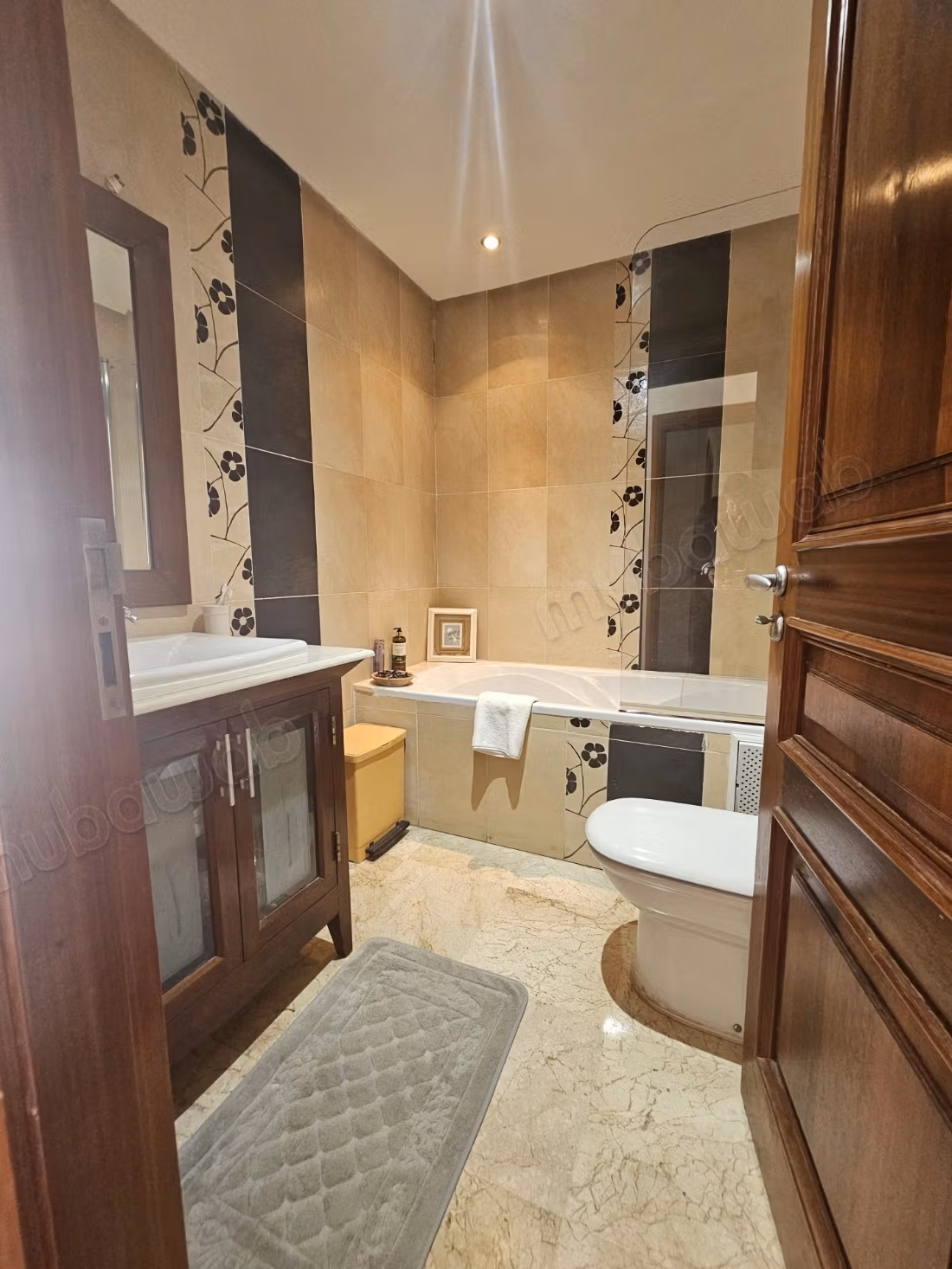Beautiful villa with 4 bedrooms in Harhoura with a pool facing the sea