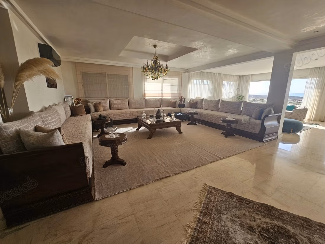 Beautiful villa with 4 bedrooms in Harhoura with a pool facing the sea