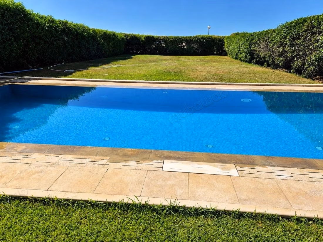 Beautiful villa with 4 bedrooms in Harhoura with a pool facing the sea