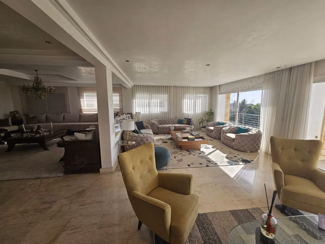 Beautiful villa with 4 bedrooms in Harhoura with a pool facing the sea