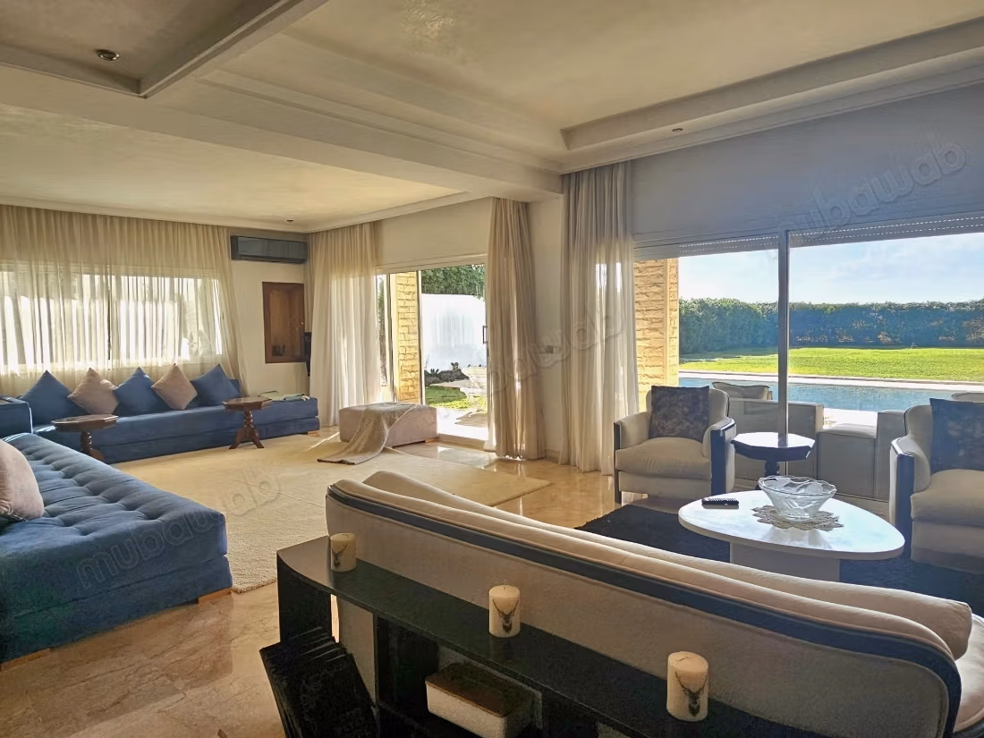 Beautiful villa with 4 bedrooms in Harhoura with a pool facing the sea