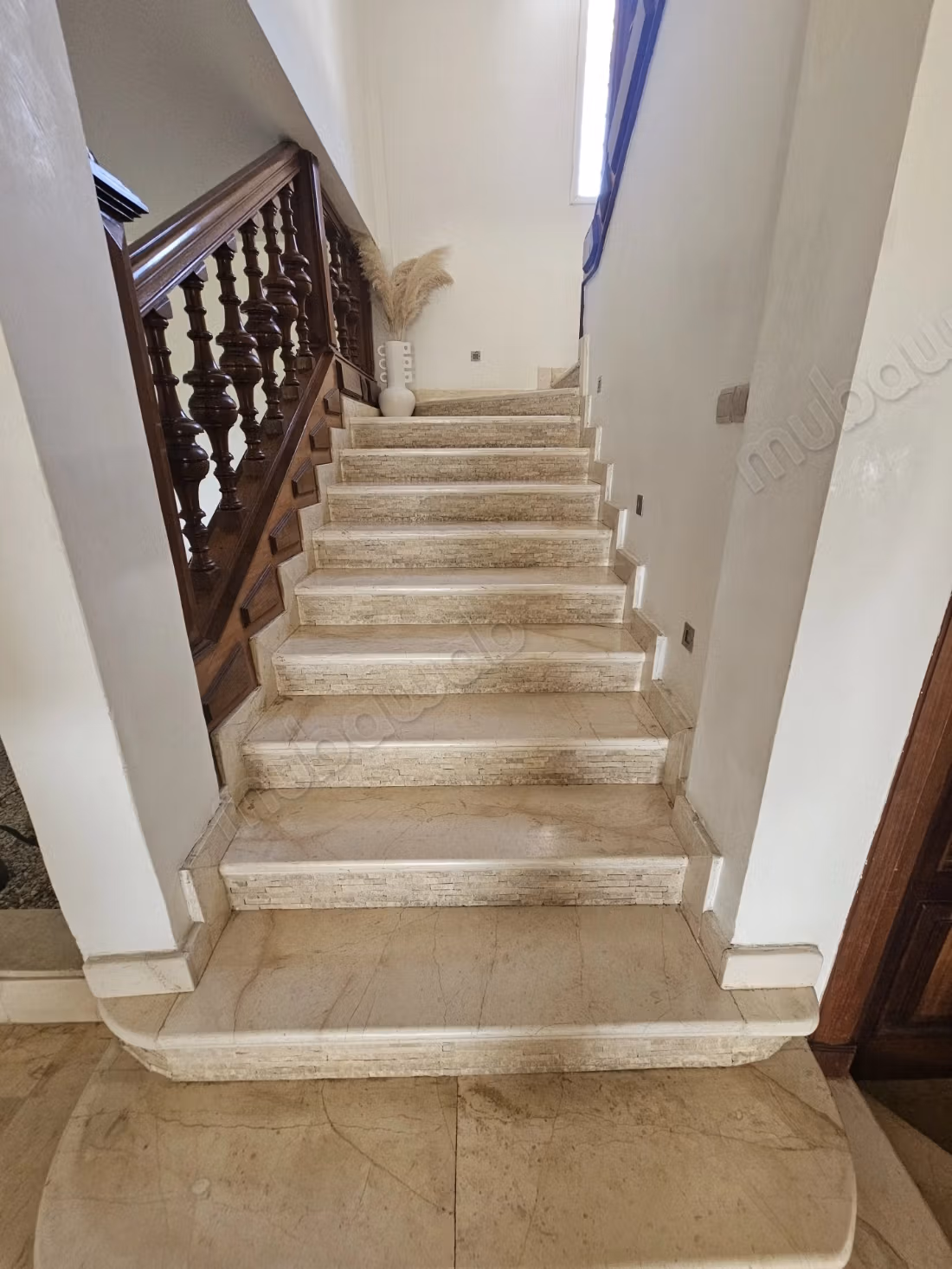 Beautiful villa with 4 bedrooms in Harhoura with a pool facing the sea