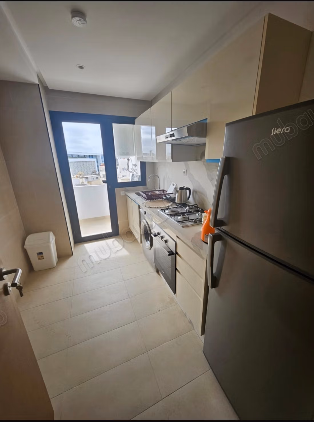 Louez cet appartement à Gauthier. 
Surface de 85 m². 
Bien meublé