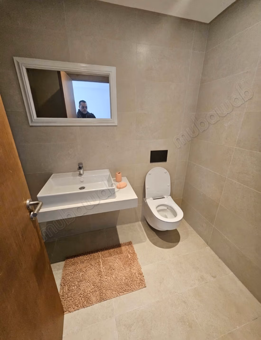 Louez cet appartement à Gauthier. 
Surface de 85 m². 
Bien meublé