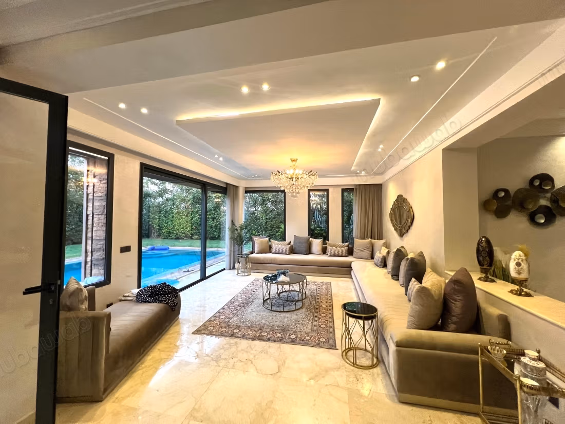 Bella villa di 660m2 a Bouskoura Città Verde