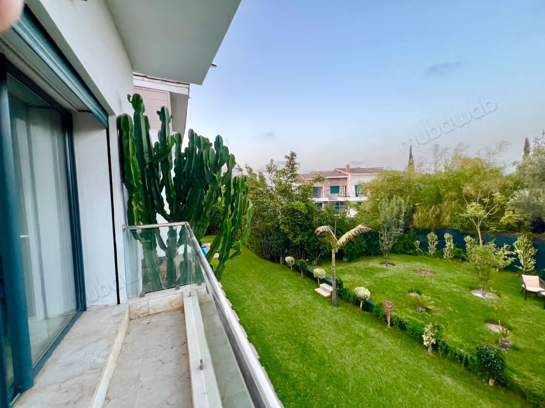 Bella villa di 660m2 a Bouskoura Città Verde