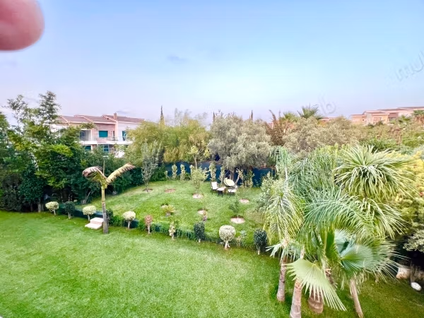 Bella villa di 660m2 a Bouskoura Città Verde