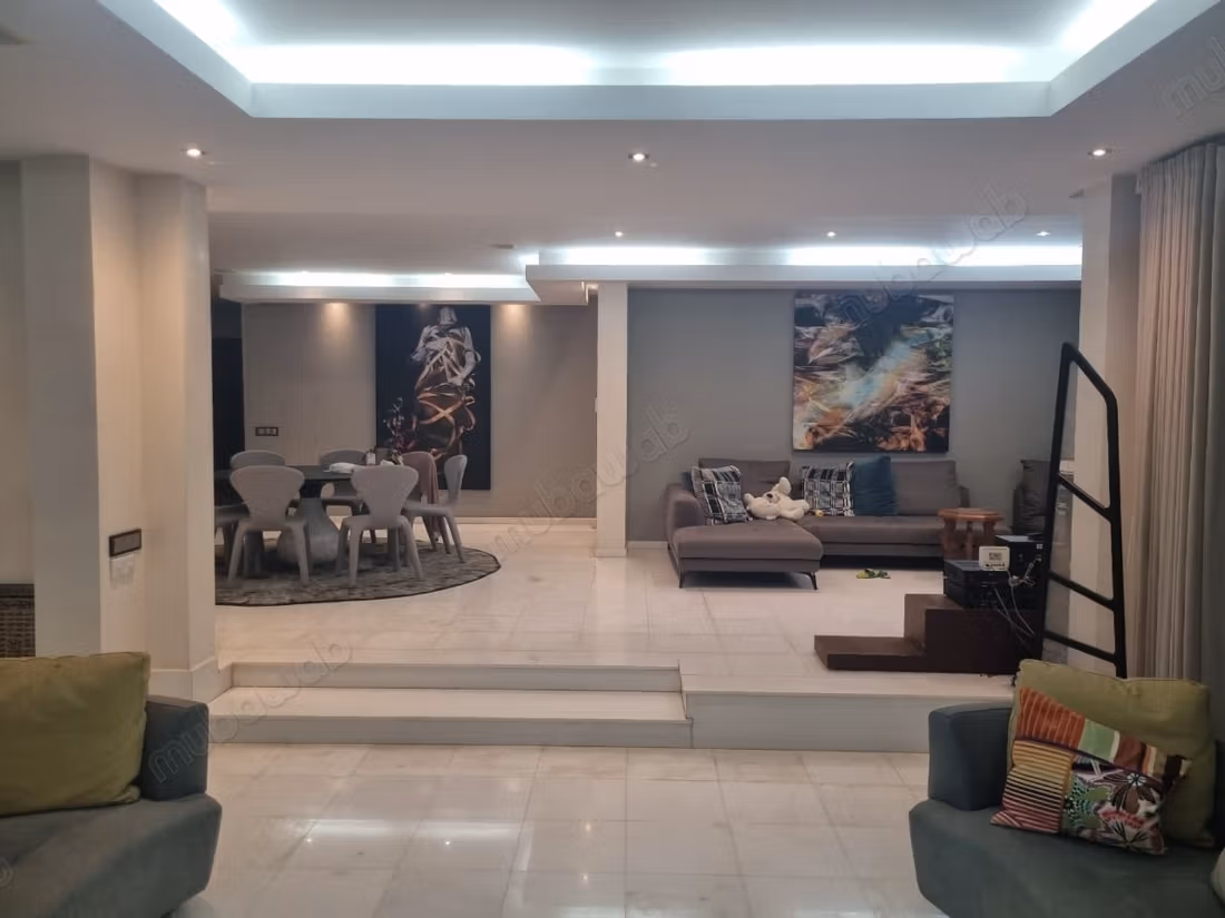 Villa moderna R1 con piscina privada y jardín