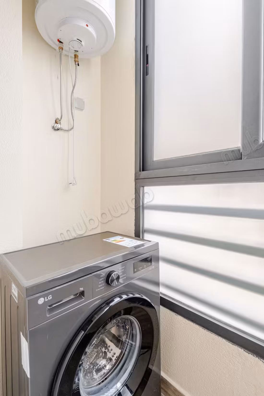 Appartamento nuovo di alta qualità con aria condizionata, parcheggio privato