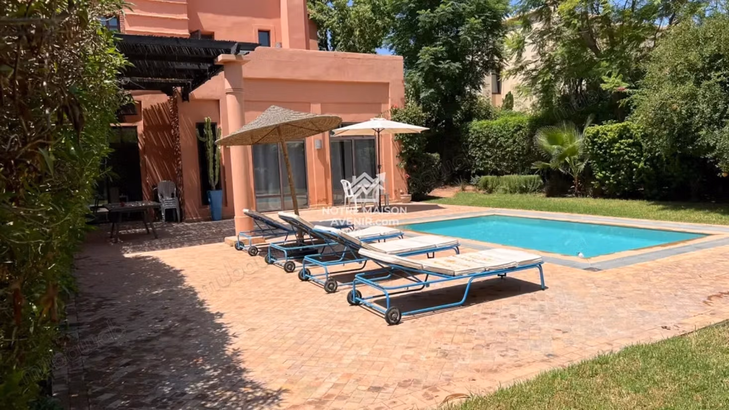 Une Villa meublé à louer avec piscine