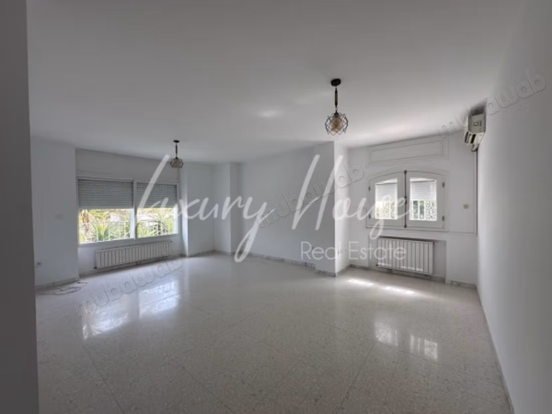 Charming villa S5 with swimming pool in Carthage Salammb