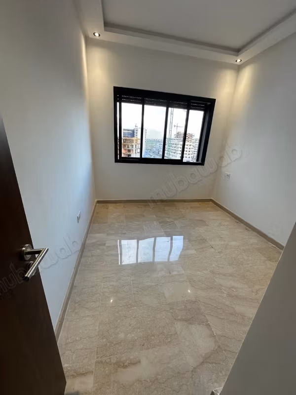 À louer, appartement vide – les arènes zenata