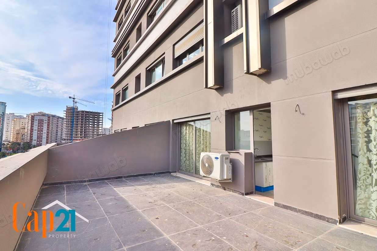 Apartamento de alto standing con terraza en alquiler