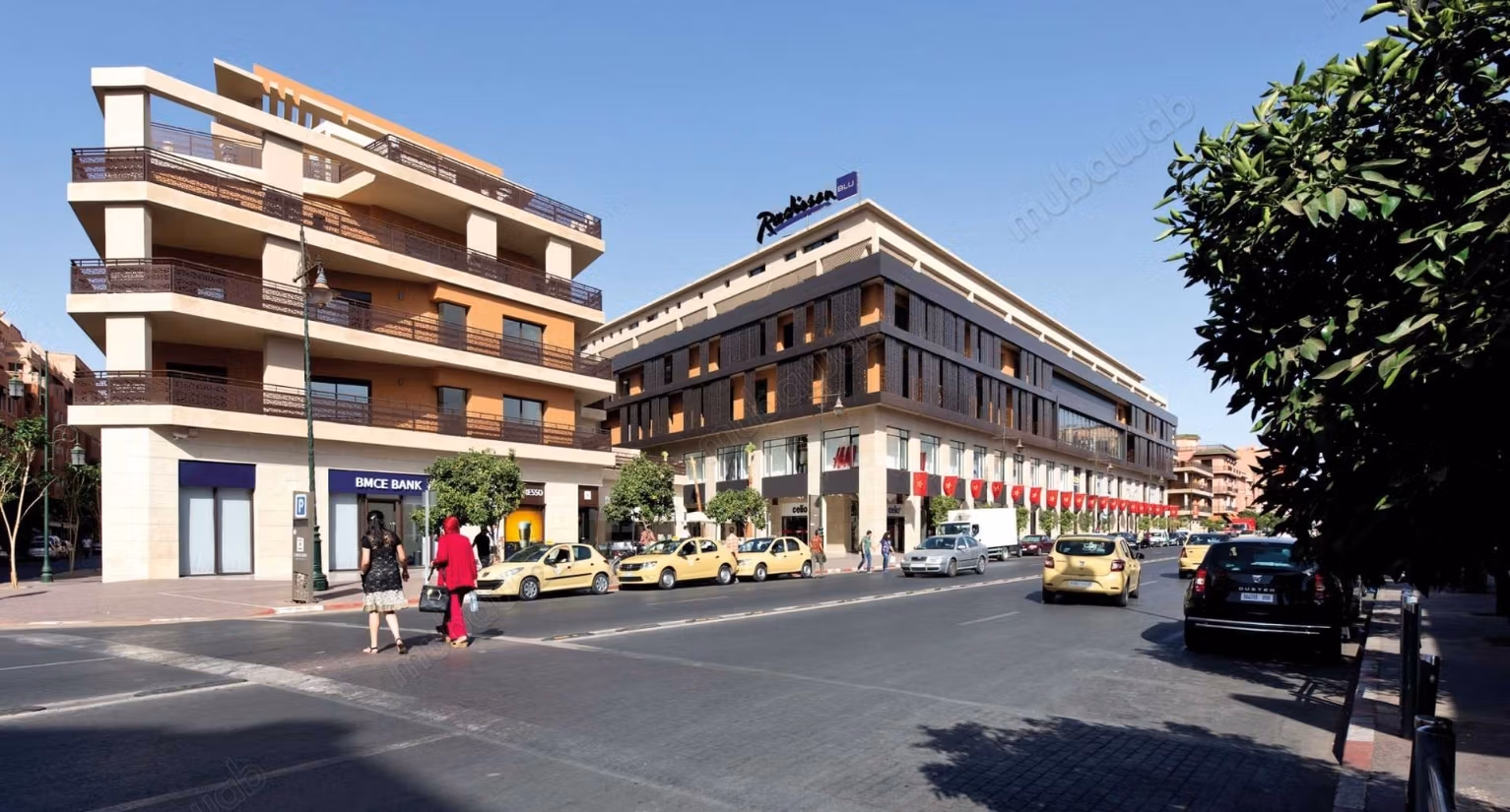 Well-furnished apartment between Plaza and Carré Eden