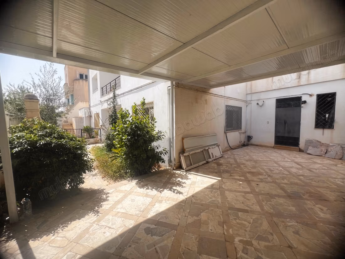 In affitto, piano terra di una villa S2 a Ennasr