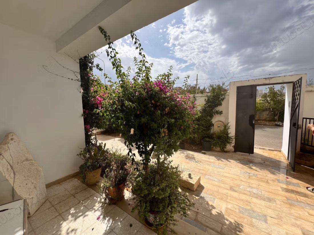 In affitto, piano terra di una villa S2 a Ennasr