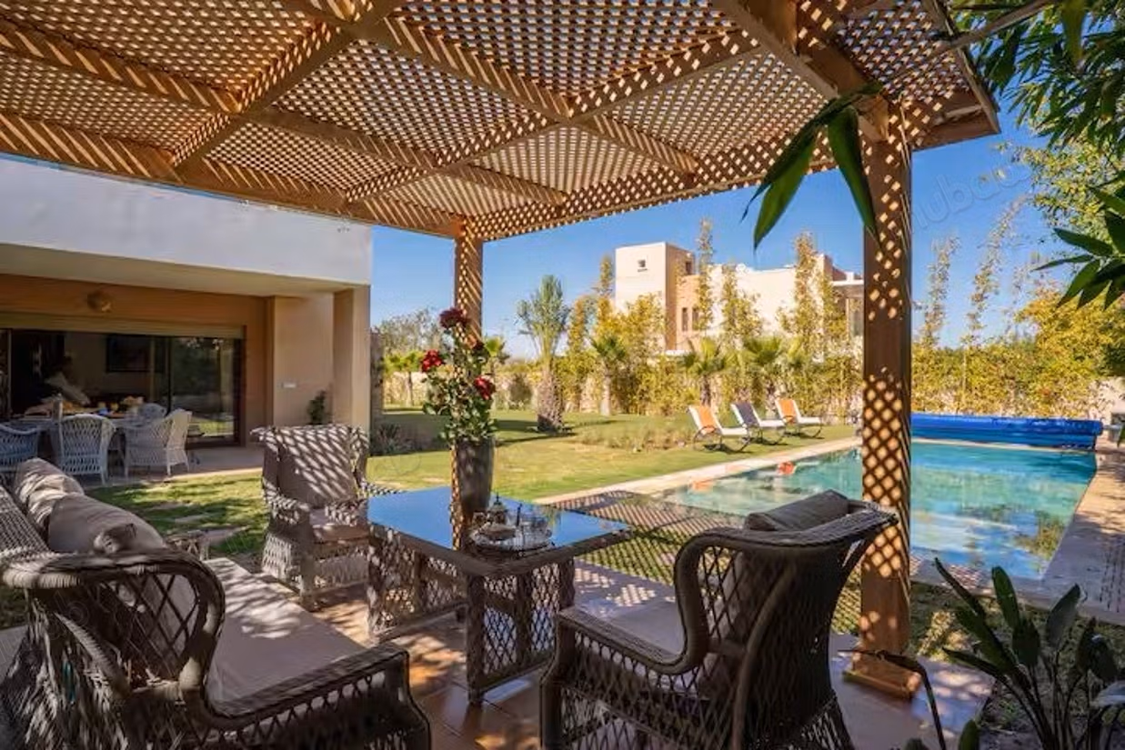 Villa de Prestige – Vue Golf, Piscine & Grand Jardin