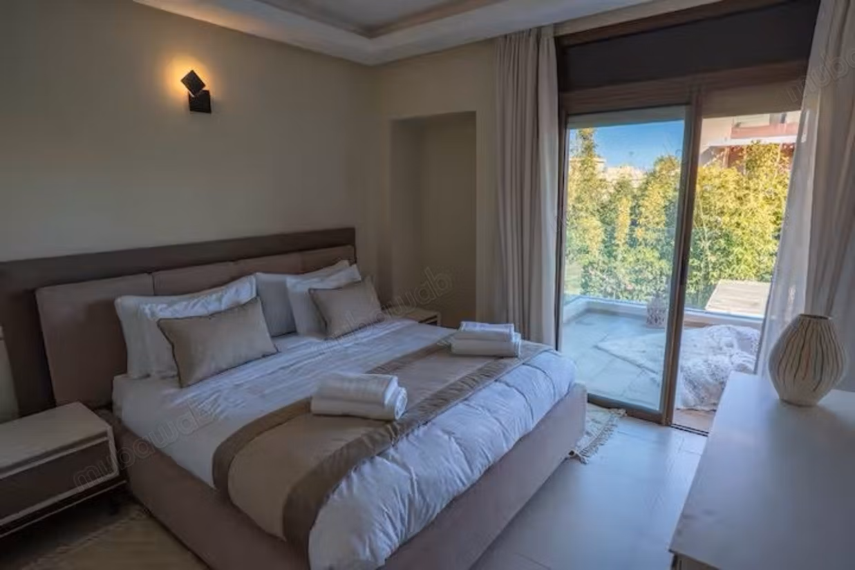 Villa de Prestige – Vue Golf, Piscine & Grand Jardin