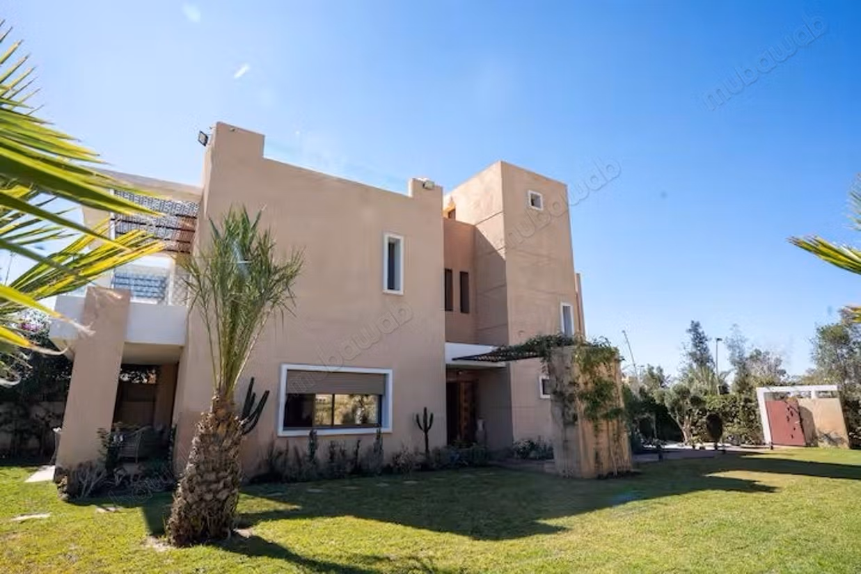 Villa de Prestige – Vue Golf, Piscine & Grand Jardin