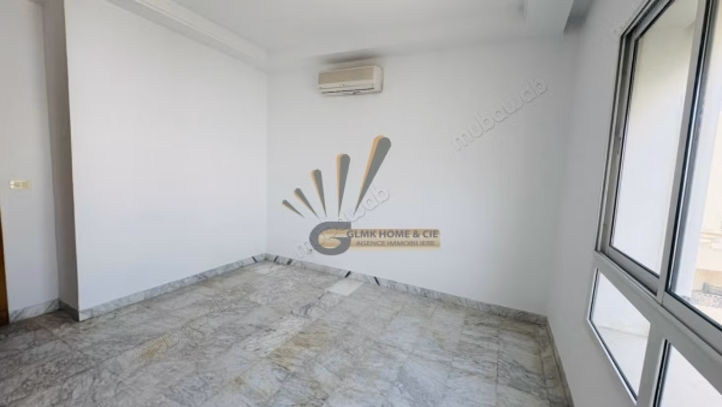 A Louer Appartement en S2 vide au Lac 2