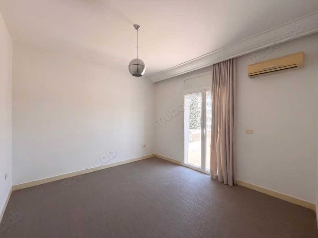 For rent an H2 office in the North Urban Center
