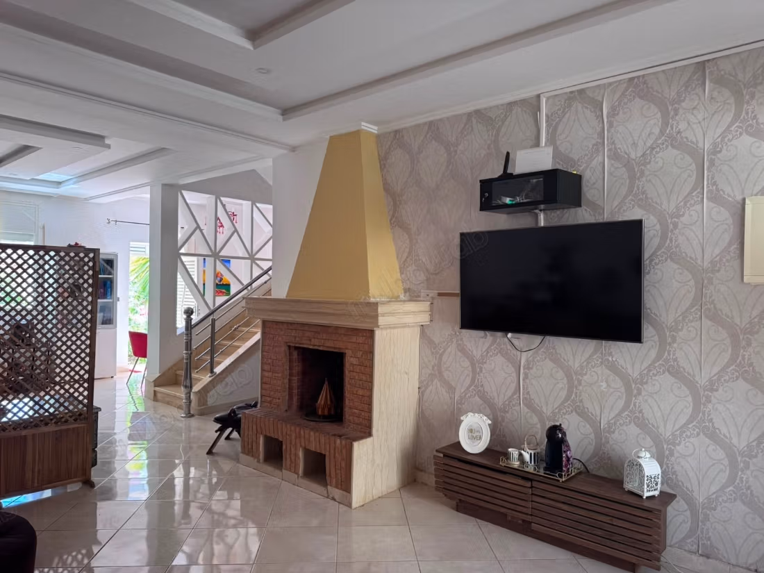 Bella casa de 2 fachadas con jardín a 45 km de Rabat