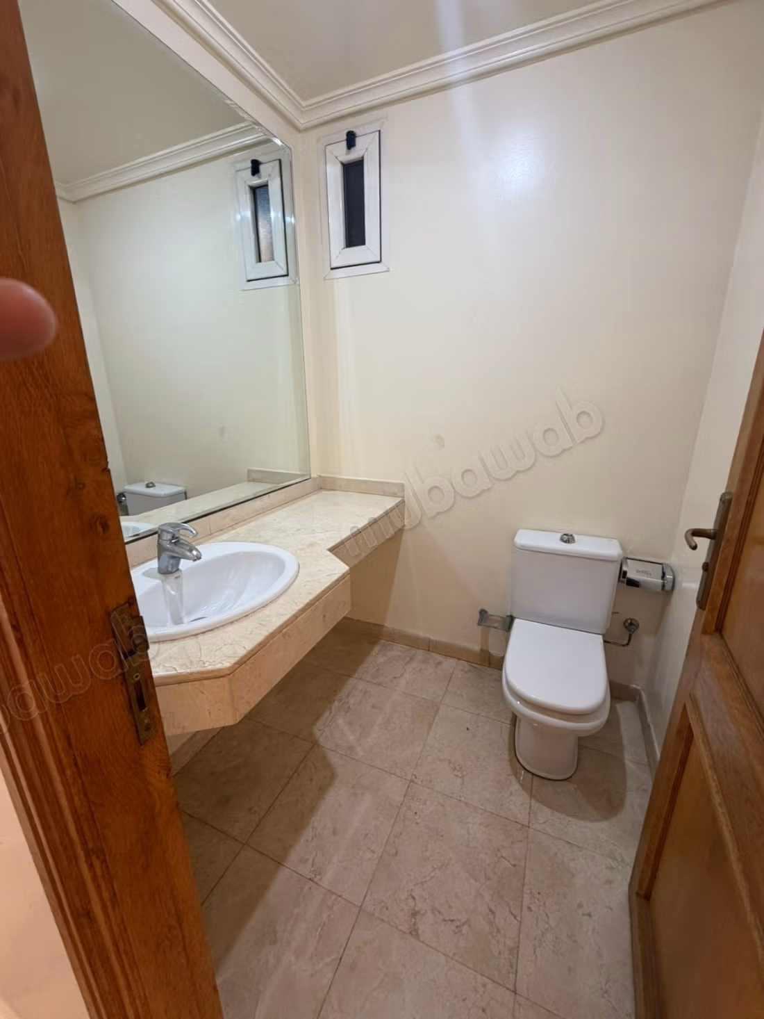 Bel appartement en location à triangle d’or.
Surface totale 148 m²