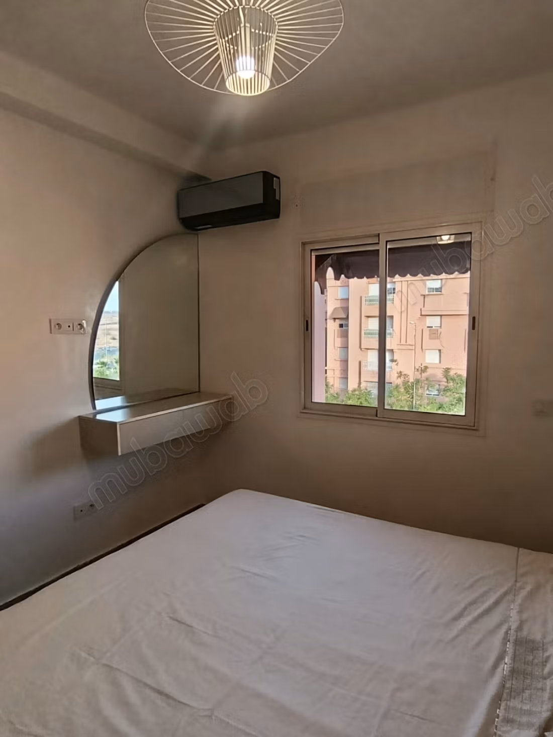 Appartement à louer à Ain Mezouar. Superficie totale 80 m². Meublé