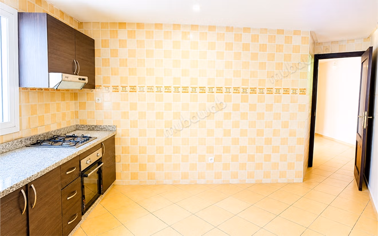 Appartement Vide à Louer 
Branes