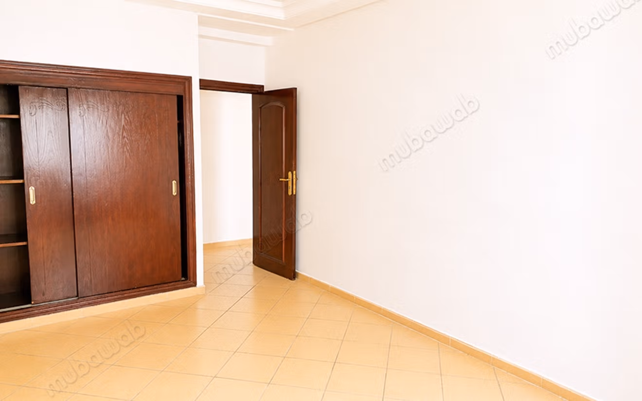 Appartement Vide à Louer 
Branes