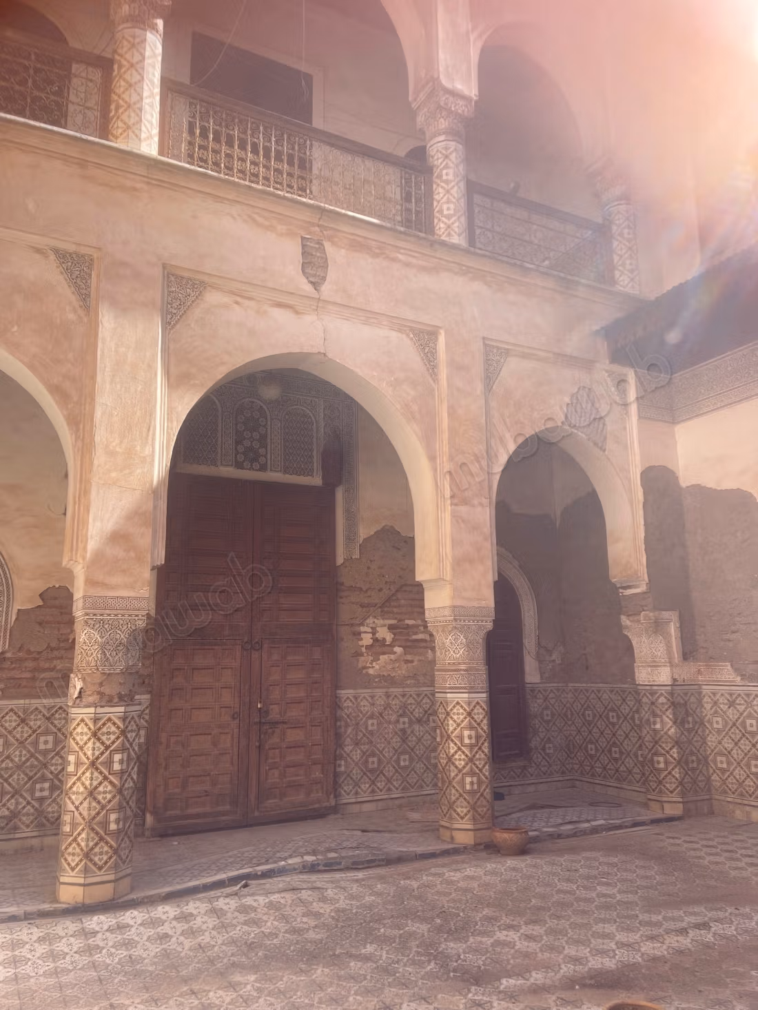 Riad Ancien à Titre Complet Rare de 400 ans Dôme Zouak Hart Esoura 416m2