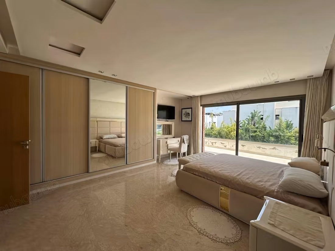 Villa fabulosa en venta. 4 grandes áreas de estar