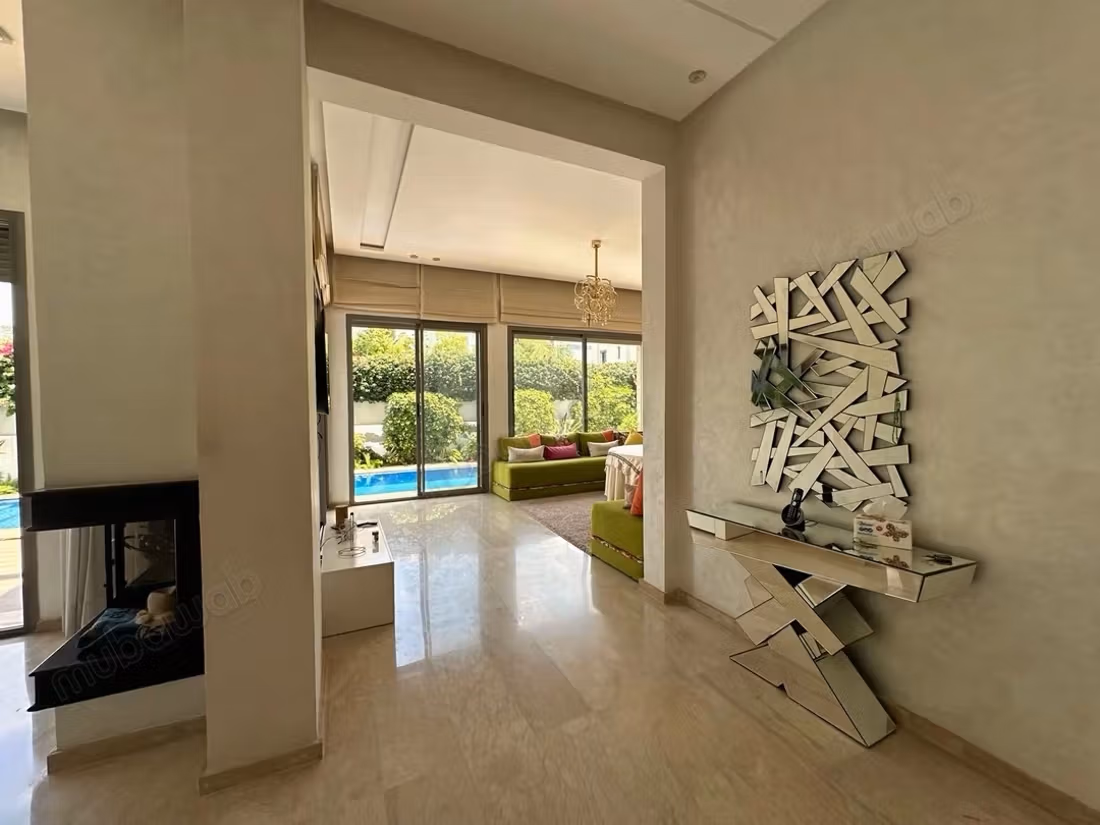 Villa fabulosa en venta. 4 grandes áreas de estar