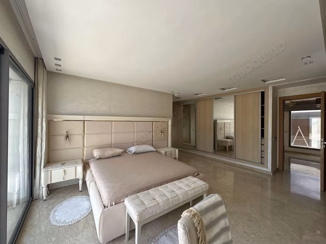 Villa fabulosa en venta. 4 grandes áreas de estar