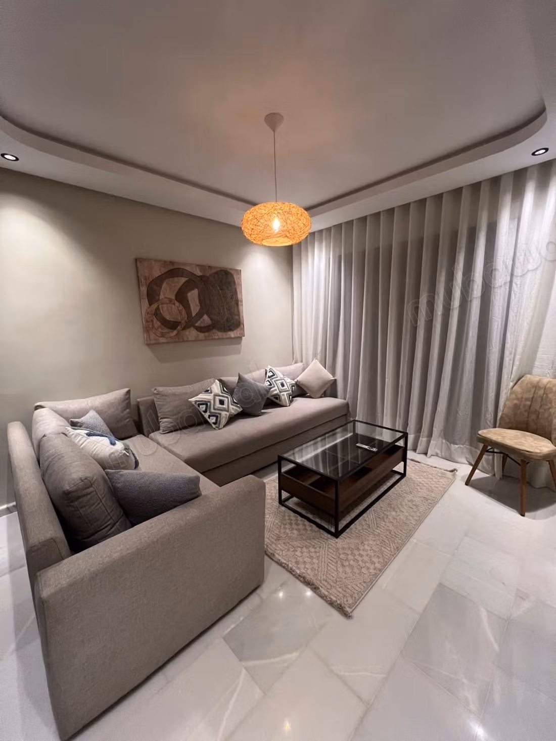 Très bel appartement en location à Zone industrielle. 1 Pièce. Meublé